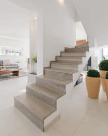betonnen trap bekleden met natuursteen